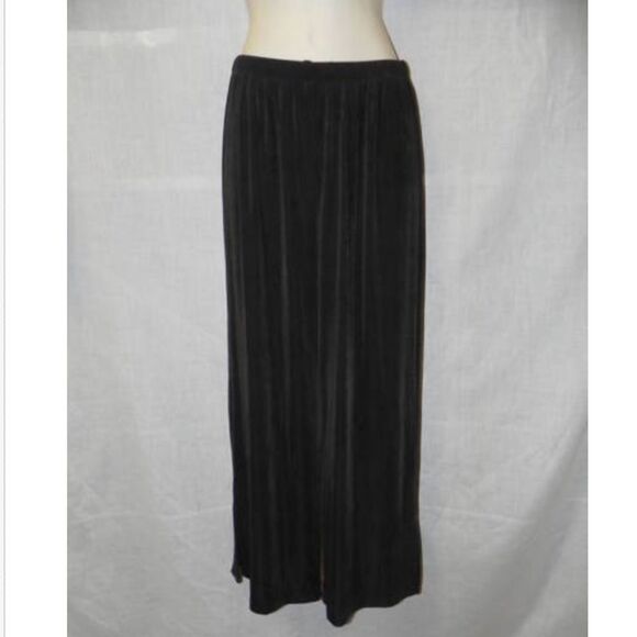 Bill Blass Black Pants Size 0 Inseam 23 Crop NWOT - Picture 1 of 1